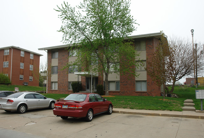 SEDLAK APARTMENTS in Bellevue, NE - Building Photo - Building Photo