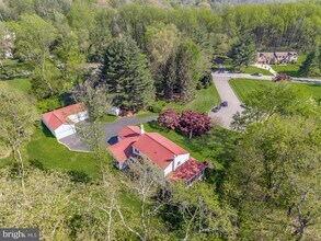 60 Paul Cir in Glen Mills, PA - Building Photo - Building Photo