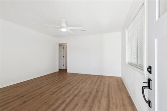 1237 Helios Ave in Metairie, LA - Foto de edificio - Building Photo