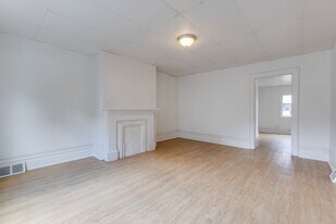 132 Southern Ave in Pittsburgh, PA - Building Photo