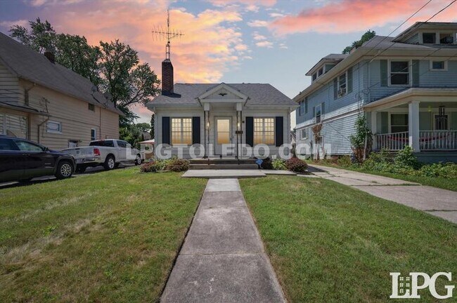 property at 3617 Homewood Ave