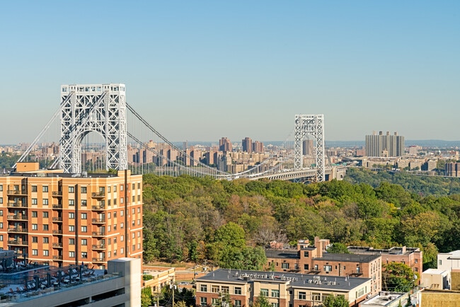 Hudson Lights in Fort Lee, NJ - Building Photo - Building Photo