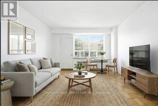 88 Bernard Ave in Toronto, ON - Building Photo - Building Photo