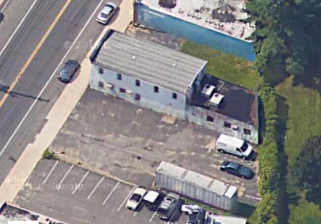 211 New York Ave in Huntington, NY - Foto de edificio - Building Photo