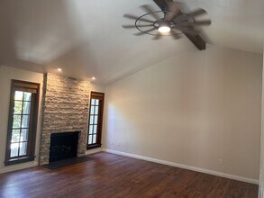 2526 E Tulare Ave in Visalia, CA - Building Photo - Building Photo