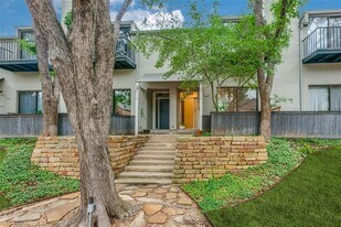 5990 Lindenshire Ln in Dallas, TX - Building Photo