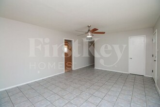 5719 N 23rd Ave in Phoenix, AZ - Foto de edificio - Building Photo