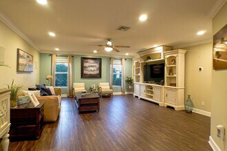 7189 Vassar Dr in Ft. Myers, FL - Building Photo - Building Photo