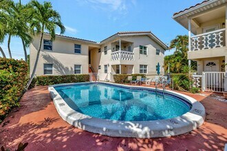 2591 NE 55th Ct in Fort Lauderdale, FL - Foto de edificio - Building Photo