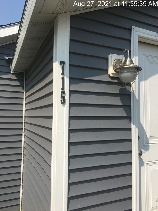 property at 715 E 400 N
