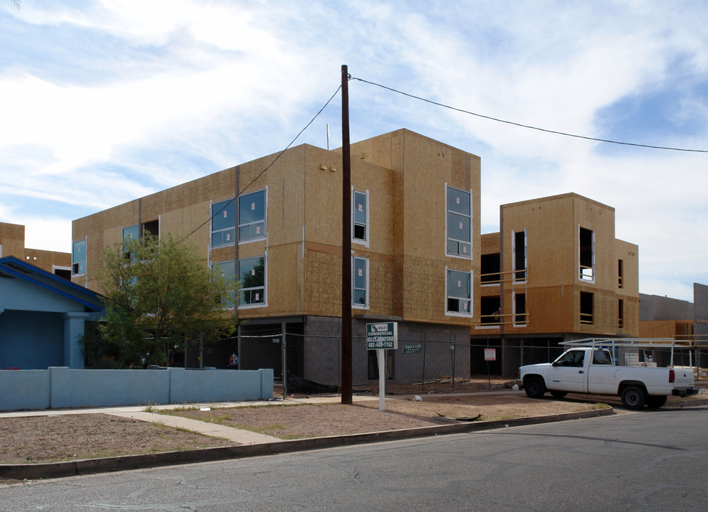 733 Portland St in Phoenix, AZ - Building Photo