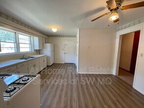 302 W Whiteside St in Springfield, MO - Building Photo - Building Photo