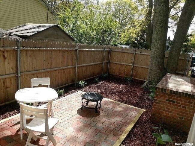 123 Joni Dr in West Sayville, NY - Building Photo - Building Photo