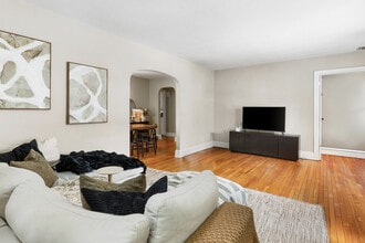 37 Waverly Pl in Red Bank, NJ - Foto de edificio - Building Photo