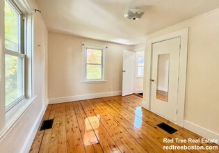 7 Griggs Pl, Unit 1 in Boston, MA - Foto de edificio - Building Photo