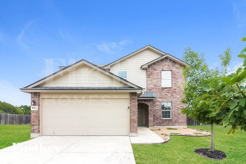 8952 Hickman Pk in San Antonio, TX - Foto de edificio