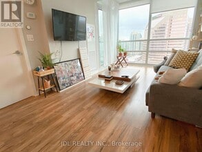 5740 Yonge St in Toronto, ON - Building Photo - Building Photo