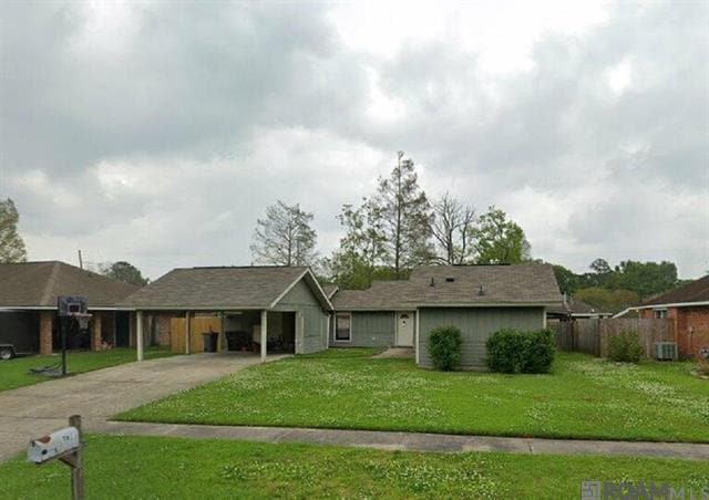 property at 9863 Hawthorne Dr