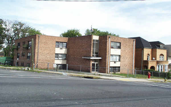 55 2nd Ave in Newark, NJ - Foto de edificio - Building Photo