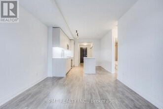 286 Main St in Toronto, ON - Building Photo - Building Photo