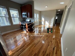 11 Abbotsford St in Boston, MA - Foto de edificio - Building Photo