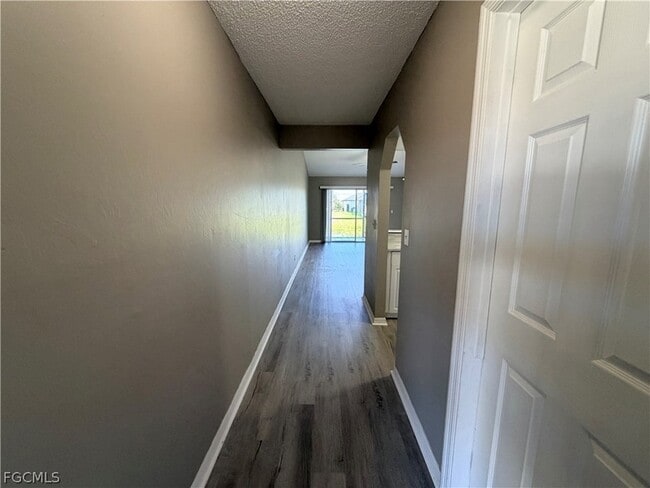 823 Gleason Pkwy, Unit 2 in Cape Coral, FL - Building Photo - Building Photo