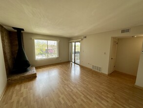 6188 Pinewood Ct in Willowbrook, IL - Building Photo - Building Photo