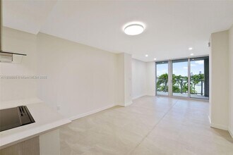 1500 Bay Rd, Unit N-1205 in Miami Beach, FL - Building Photo - Building Photo