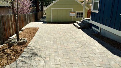 830 NW Ogden Ave in Bend, OR - Building Photo - Building Photo