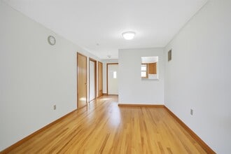 210 Pavonia Ave in Jersey City, NJ - Building Photo - Building Photo