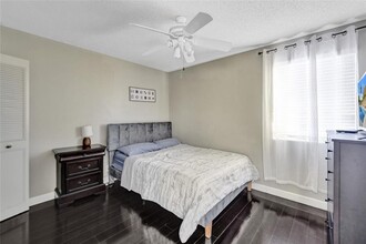 3753 NW 73rd Way in Coral Springs, FL - Foto de edificio - Building Photo