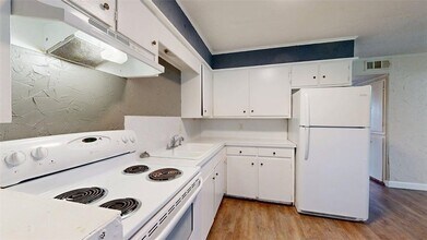 16567 Farm to Market Rd 2154, Unit 10 in College Station, TX - Building Photo - Building Photo