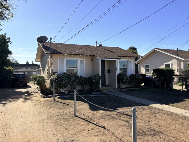 582-582-582-582 McIntosh St