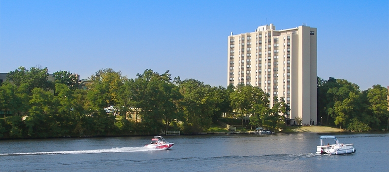 Skyrise Apartments in Rockford, IL - Building Photo