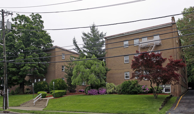 The Englewood in Englewood, NJ - Foto de edificio - Building Photo