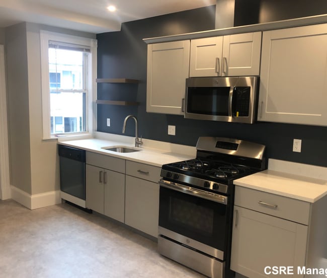 24 Pond St, Unit 2 in Boston, MA - Building Photo - Building Photo