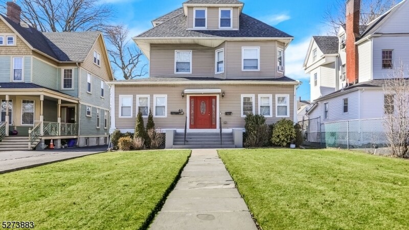 61 S Maple Ave-Unit -3 in East Orange, NJ - Building Photo