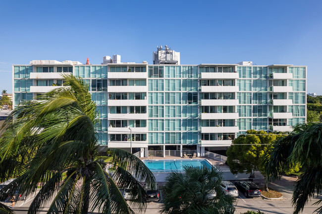 Vernon Arms Apartments in Miami Beach, FL - Building Photo - Building Photo