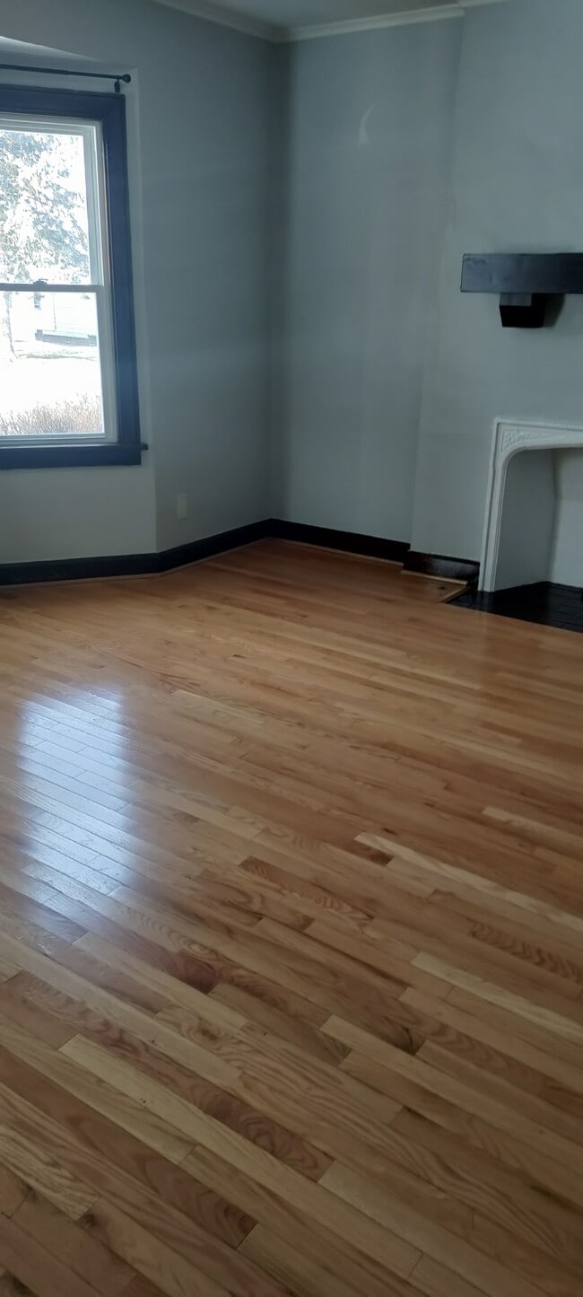 2030 Farnham Rd, Unit Lower