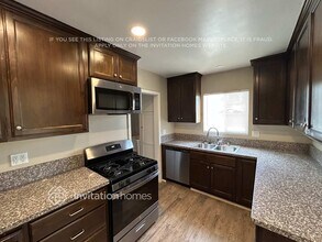 6939 Quakertown Ave in Los Angeles, CA - Foto de edificio - Building Photo