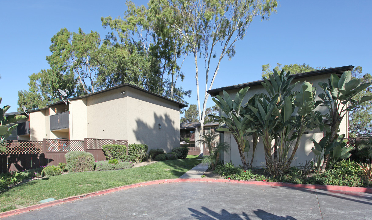 Shadow Pine in Chula Vista, CA - Building Photo