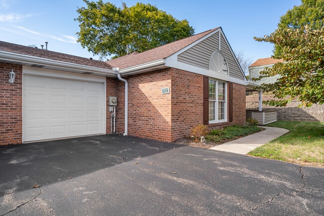 702 Dehaven Ct in Glenshaw, PA - Building Photo - Building Photo