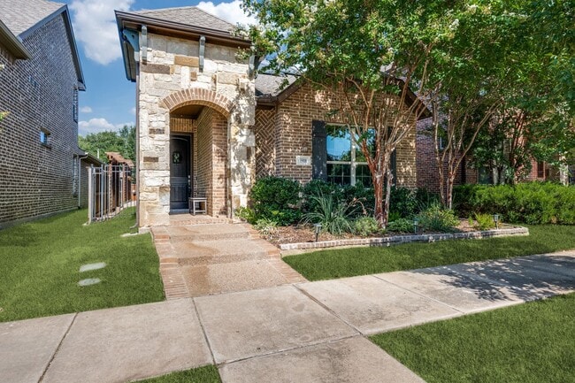 property at 3908 Jasmine Fox Ln