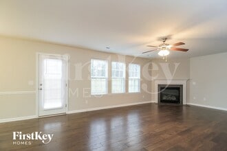 5471 Misty Hill Cir in Clemmons, NC - Building Photo - Building Photo