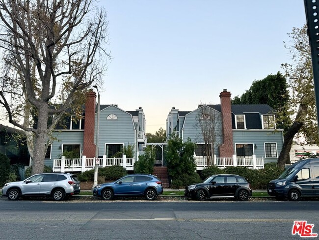 4420 Tujunga Ave in Los Angeles, CA - Building Photo - Building Photo