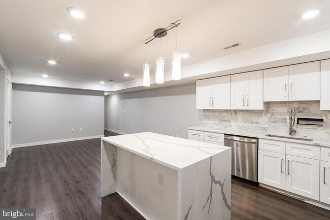 747 N 20th St in Philadelphia, PA - Building Photo - Building Photo