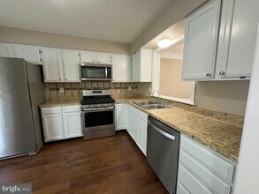 20978 Tobacco Square in Ashburn, VA - Building Photo - Building Photo