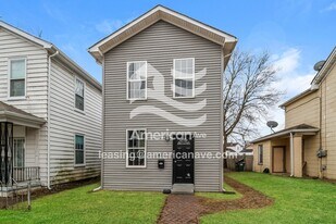 831 Greenwood Ave in Hamilton, OH - Building Photo