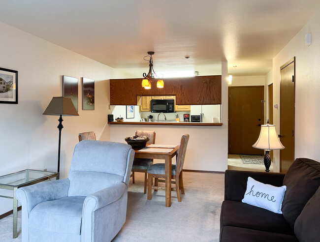 380 E 11th Ave in Anchorage, AK - Building Photo - Building Photo