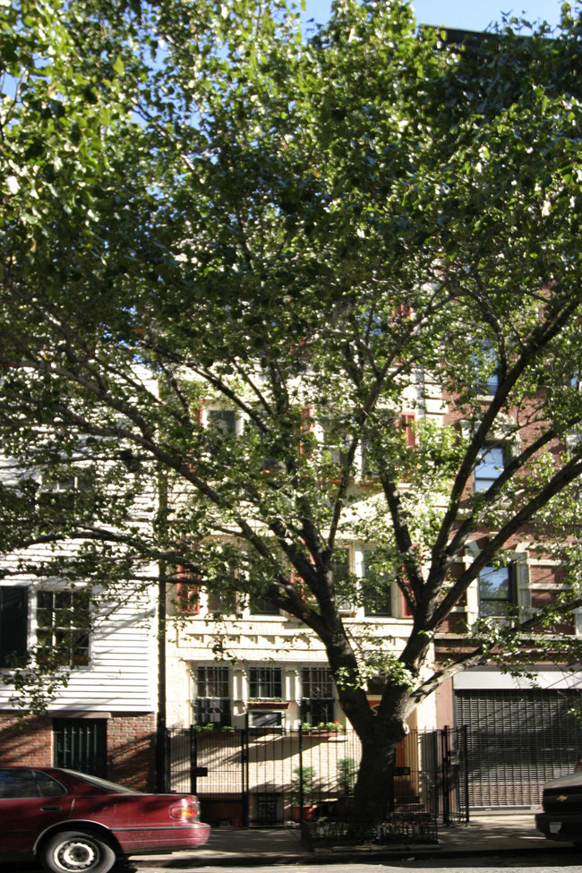 205 E 29th St in New York, NY - Foto de edificio - Building Photo